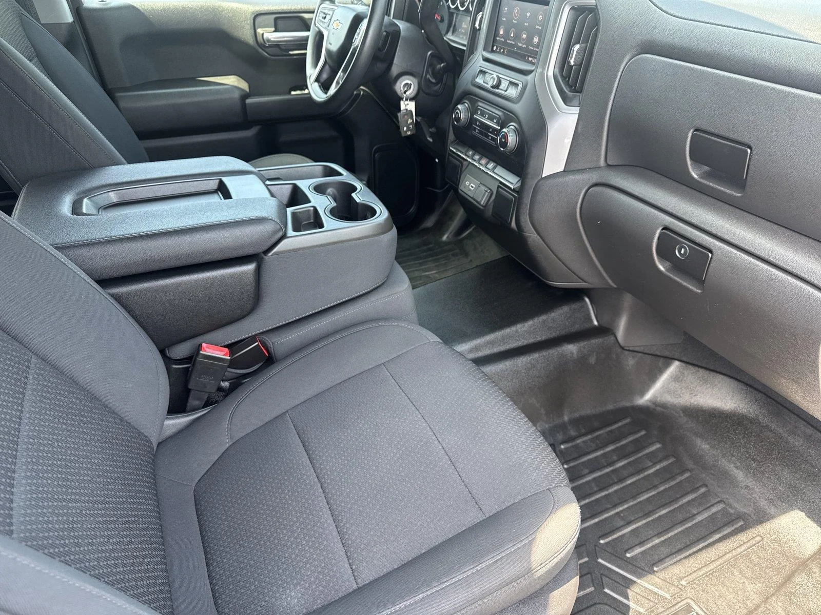 Used 2022 SILVER ICE METALLIC Chevrolet Custom image 34