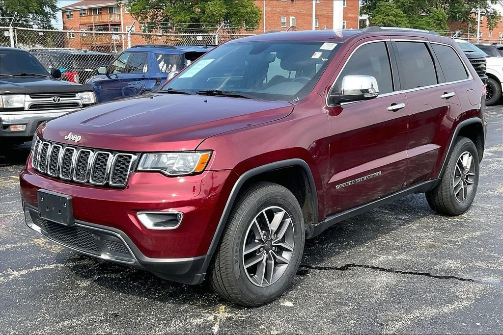 Used 2019 Red Jeep Limited image 11