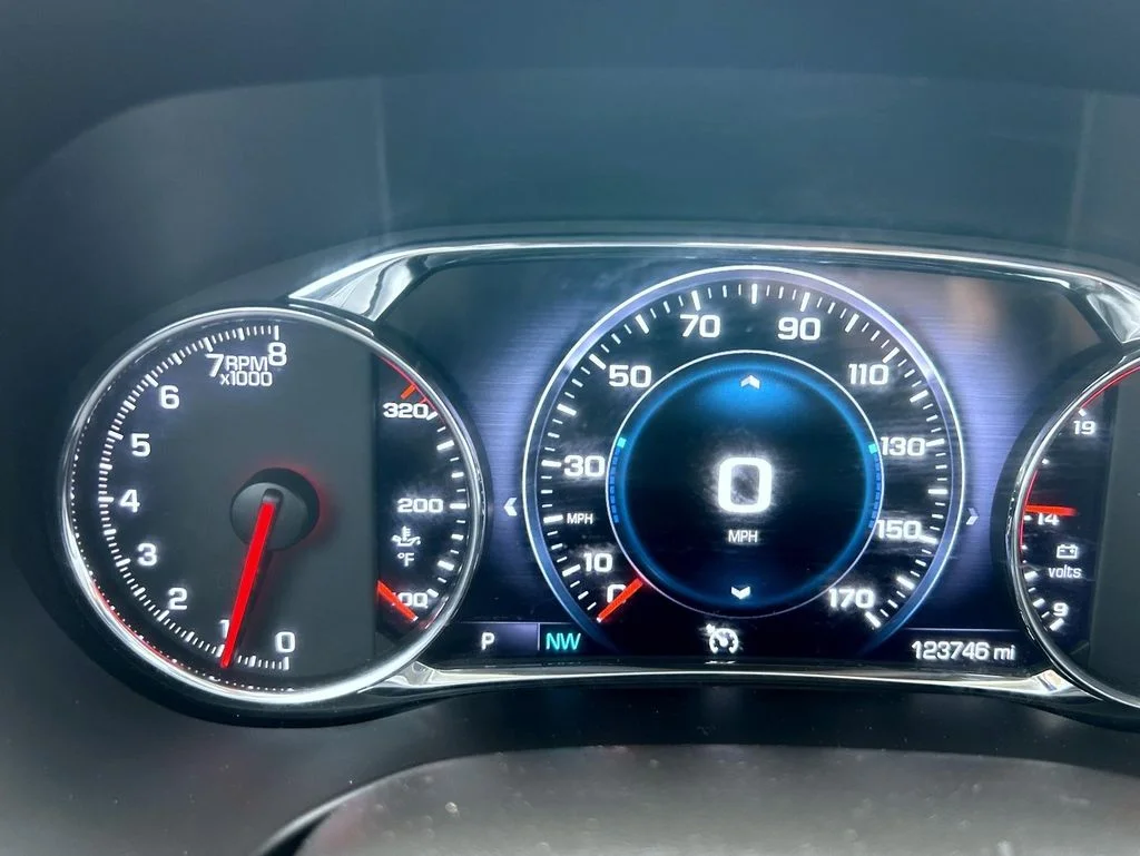 Used 2019 Silver GMC Denali image 15