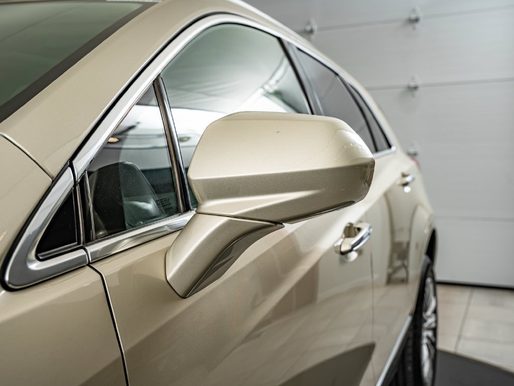 Used 2017 Silver Coast Metallic Cadillac Luxury image 9