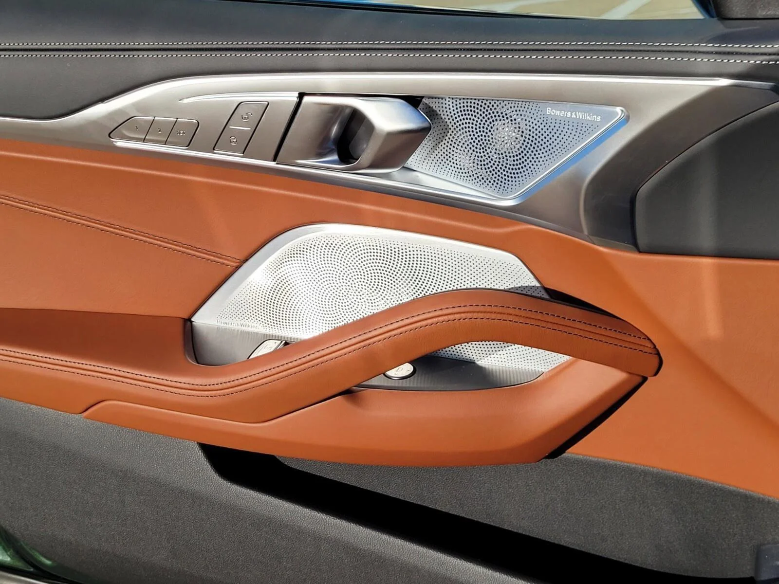 2026 BMW 8 Series M850i - Photo 23