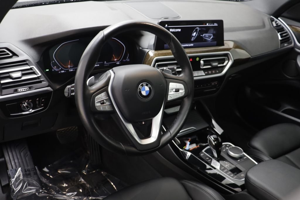 Used 2022 Black BMW xDrive30i image 6