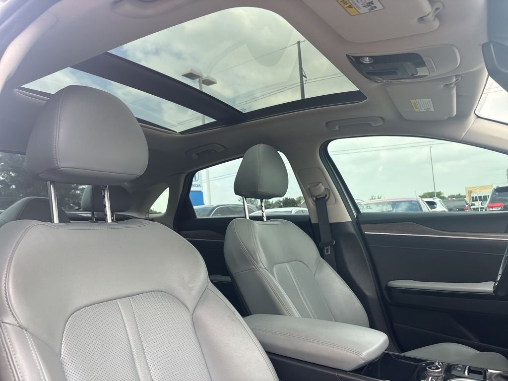 Used 2021 Everlasting Silver Kia EX image 28