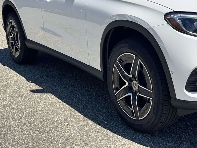 New 2026 White Mercedes-Benz GLC 300 image 12