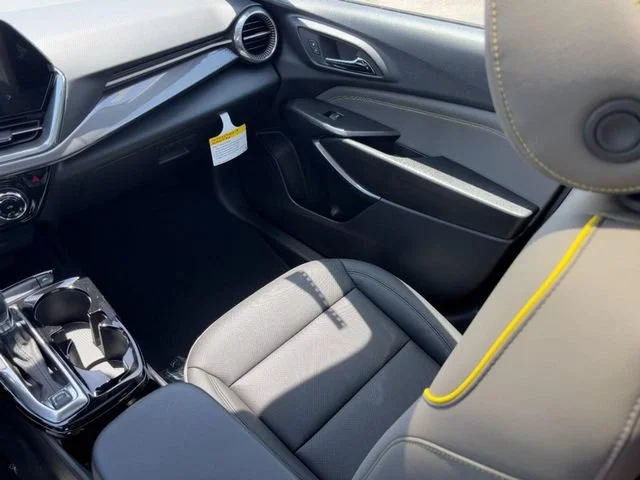New 2026 Mosaic Black Metallic Chevrolet ACTIV image 10