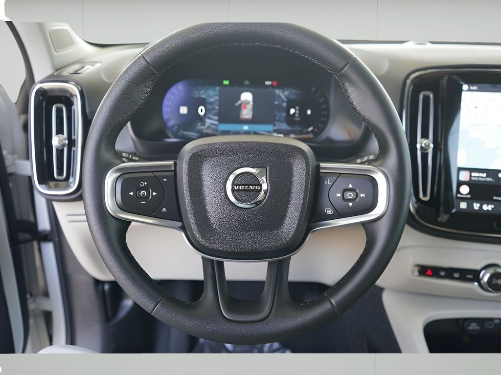 2026 Volvo XC40 Plus - Photo 12