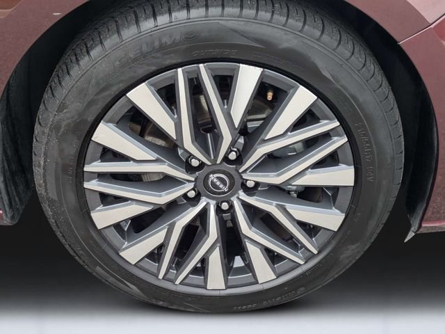 Used 2024 Red Nissan 2.5 SV image 11