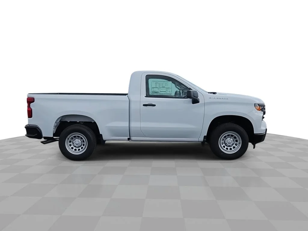 New 2026 Summit White Chevrolet WT image 9