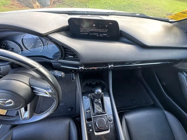 Used 2020 White Mazda Preferred image 11