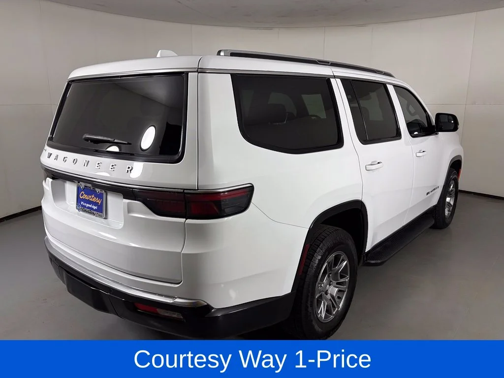 Used 2023 White Jeep Base image 11