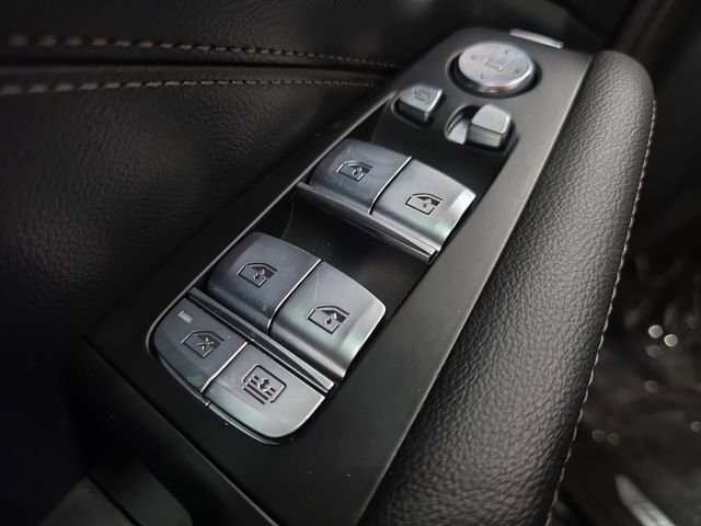 Used 2022 Black BMW M50i image 27