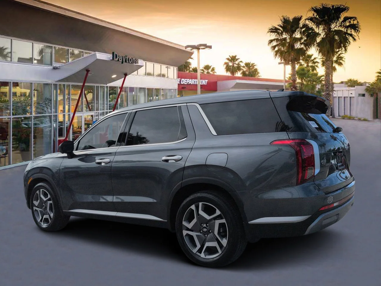 Used 2025 Gray Hyundai SEL Premium 7P image 5