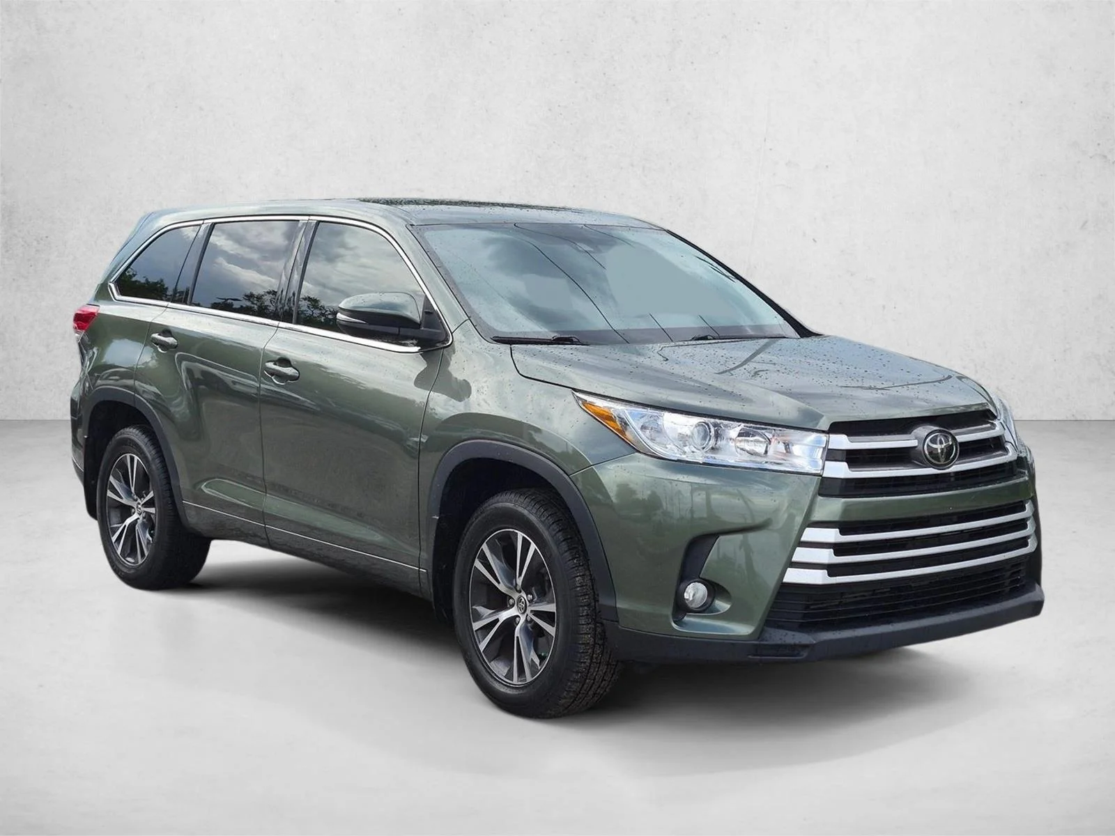 Used 2018 Alumina Jade Metallic Toyota LE Plus image 3