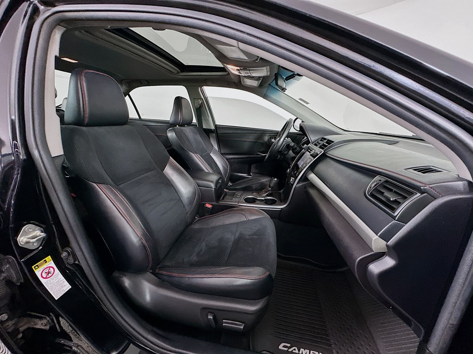 Used 2017 Midnight Black Metallic Toyota XSE image 29