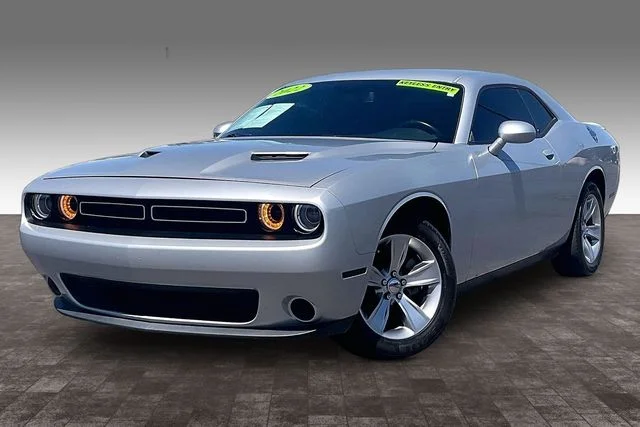 2022 Dodge Challenger SXT Auto's photo