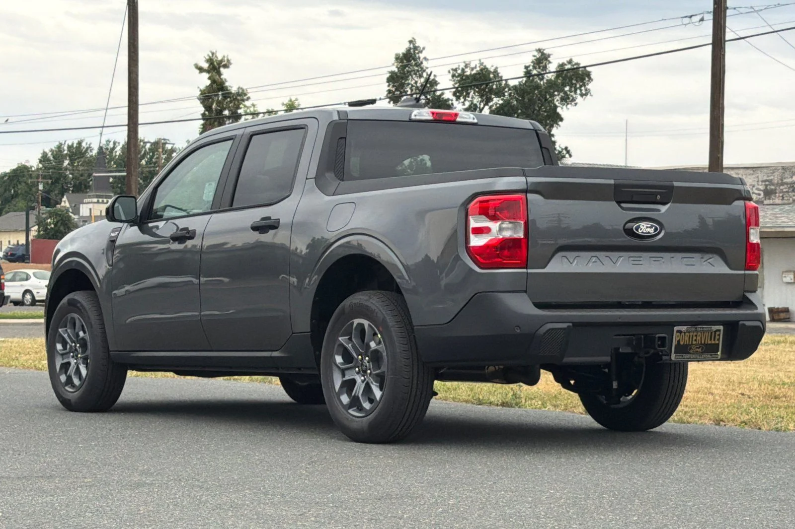 New 2026 Carbonized Gray Metallic Ford XLT image 7