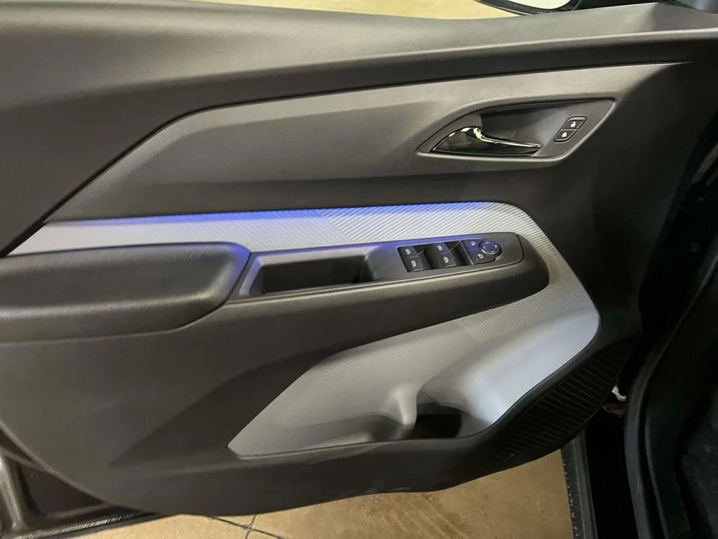 2027 Chevrolet Bolt RS - Photo 9