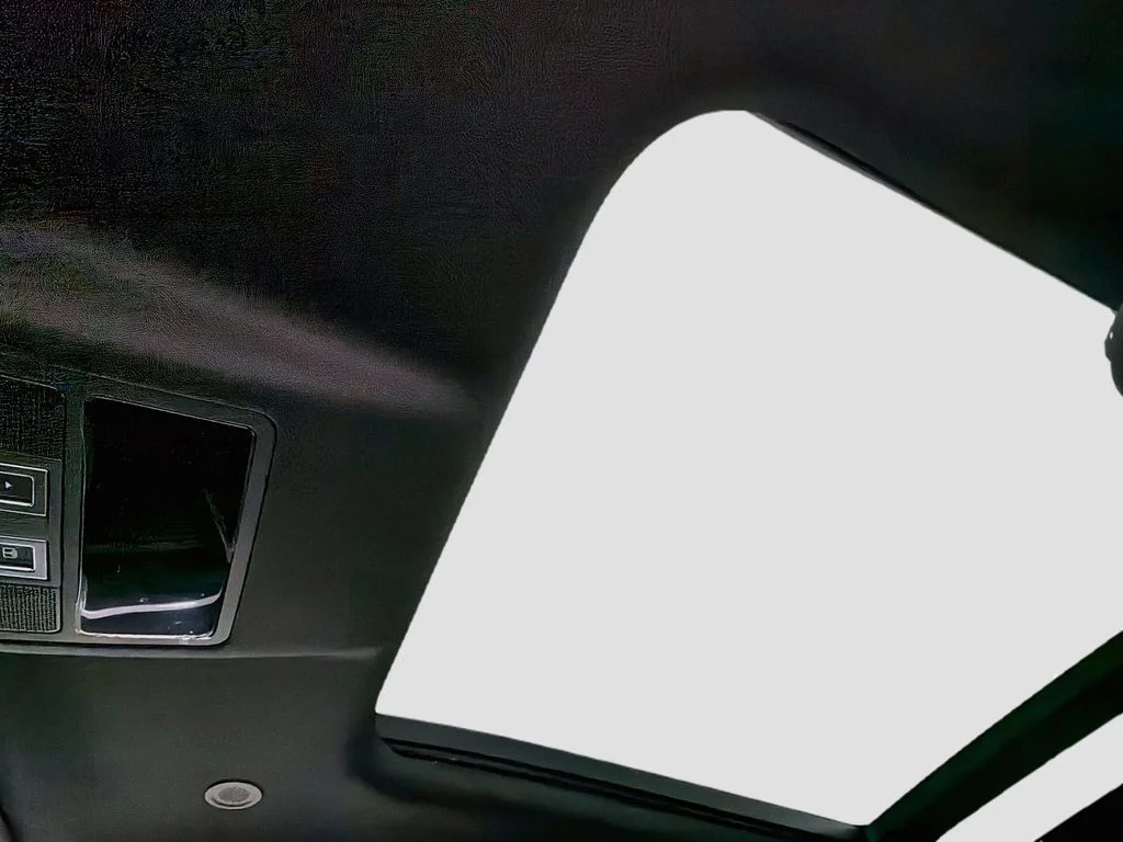 New 2026 Fuji White Land Rover X-Dynamic SE image 23