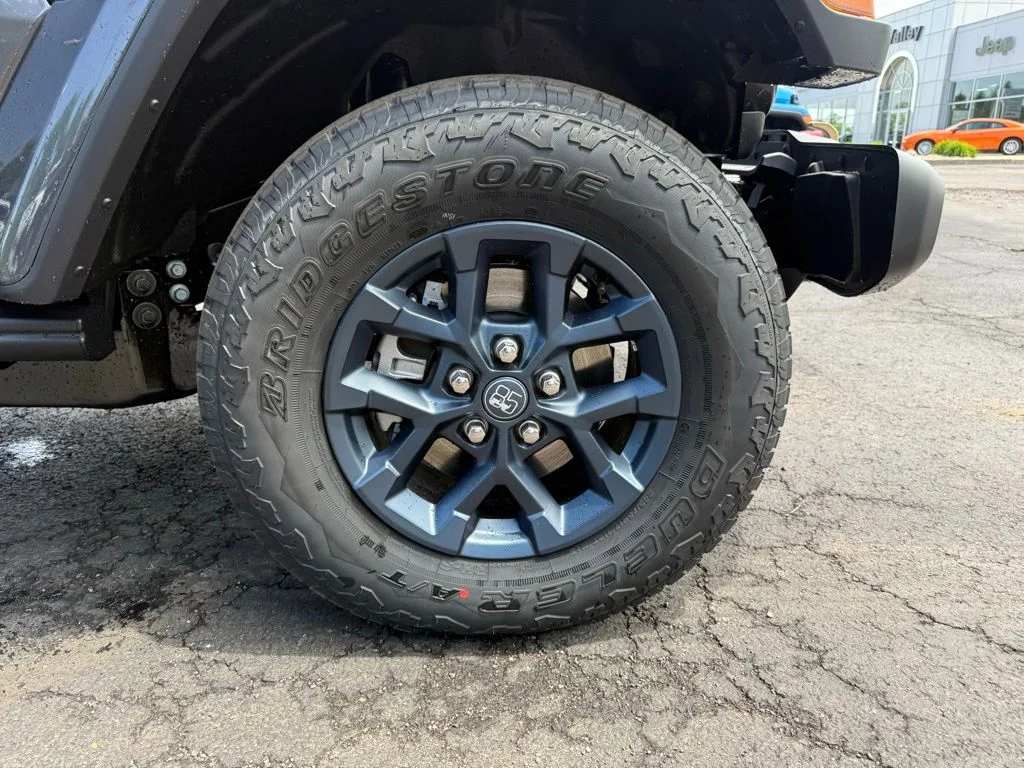 New 2026 Granite Crystal Metallic Clear-Coat Exterior Paint Jeep 85th Anniversary Edition image 51
