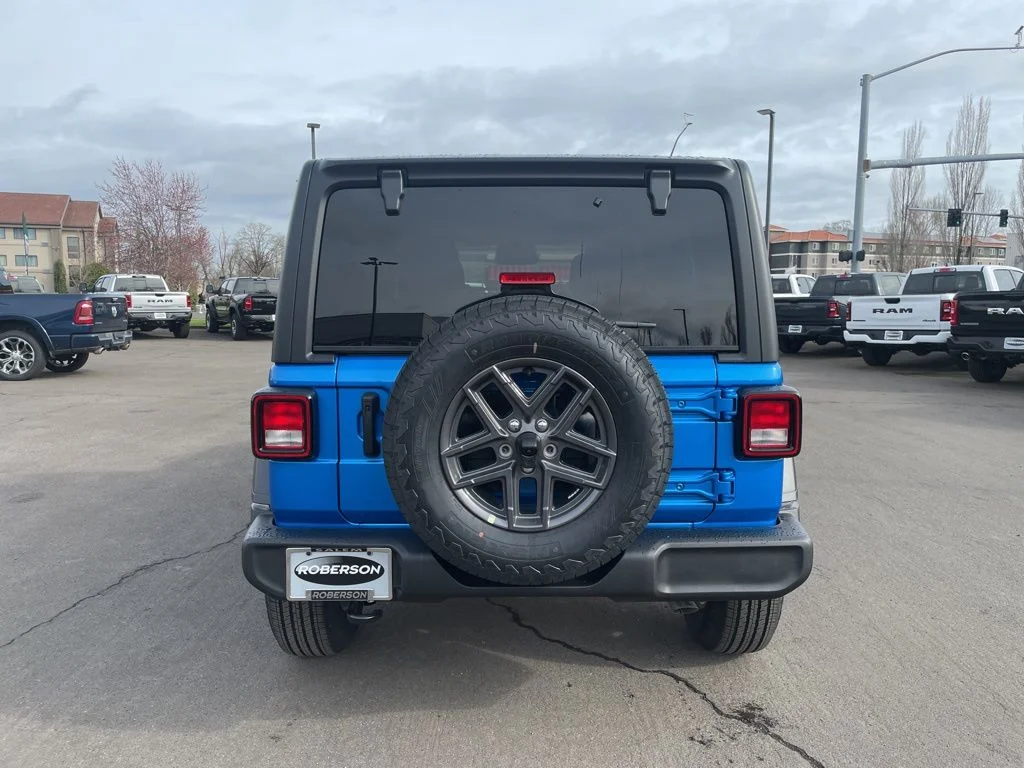 New 2026 Hydro Blue Pearl-Coat Exterior Paint Jeep Sport S image 5