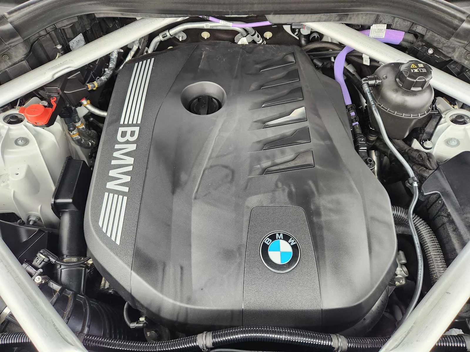 Certified Used 2026 Mineral White Metallic BMW sDrive40i image 19