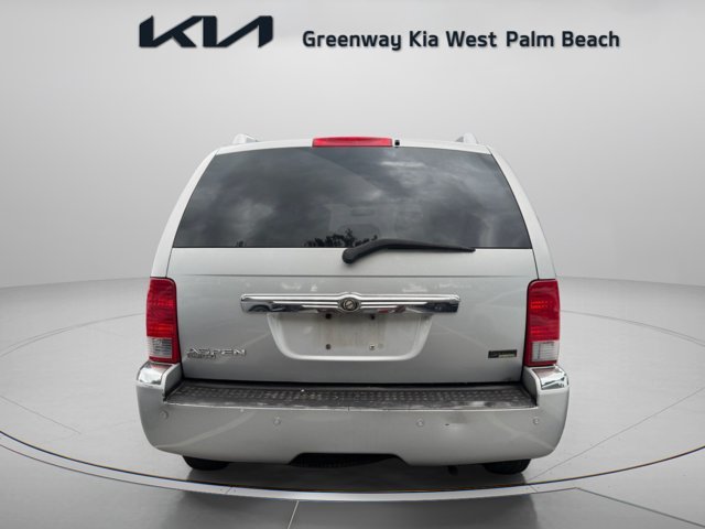 Used 2007 Silver Chrysler Limited image 6