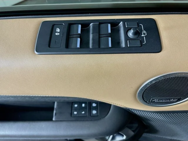 Used 2023  Land Rover Metropolitan Edition image 20