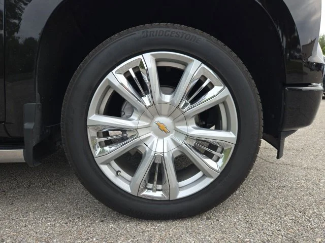 Used 2022 Black Chevrolet High Country image 9