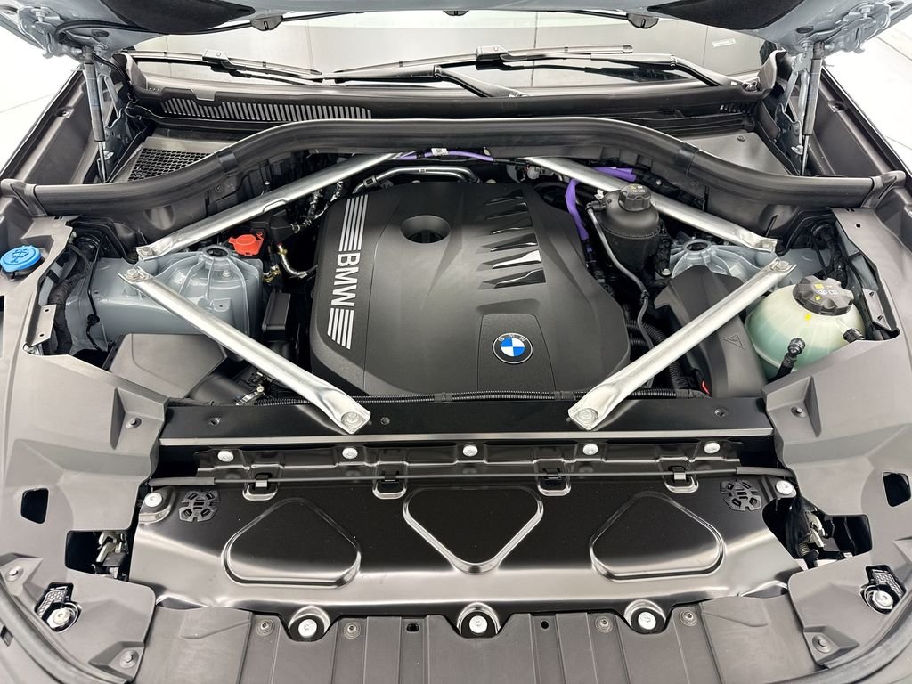 New 2026 Gray Metallic BMW xDrive40i image 28