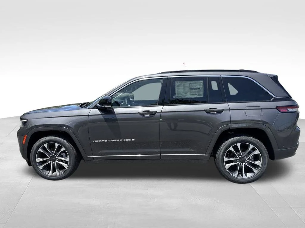 2025 Jeep Grand Cherokee Overland - Photo 3