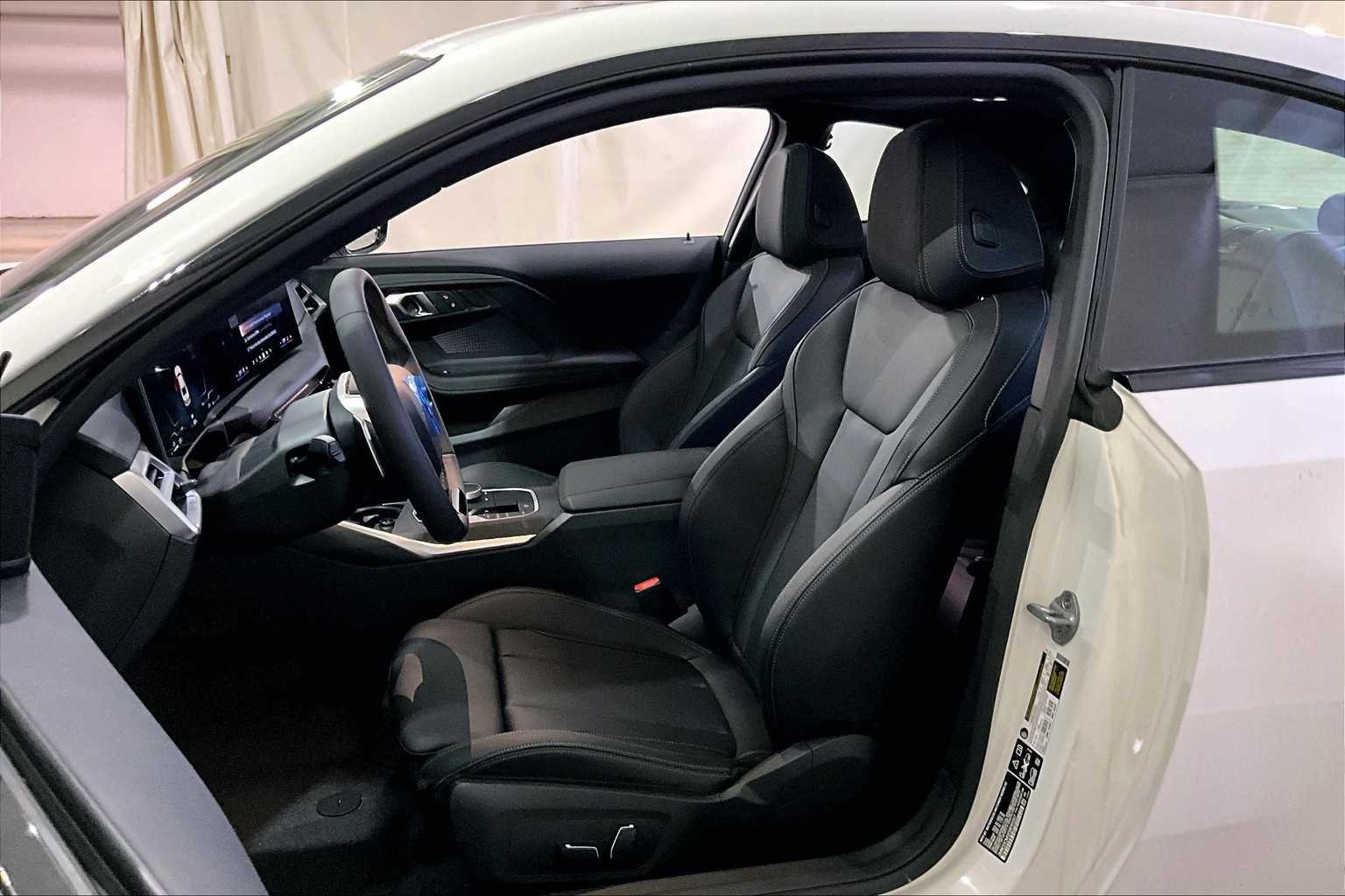 2025 BMW 2 Series 230i - Photo 13