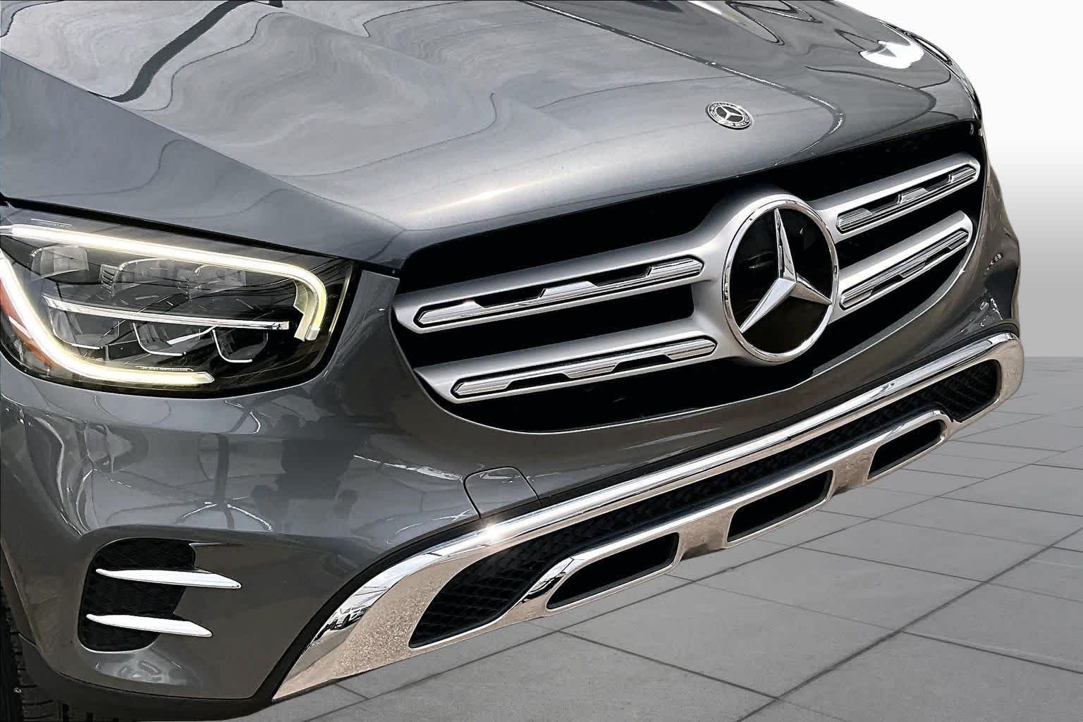 Used 2020 Selenite Grey Metallic Mercedes-Benz GLC 300 image 30