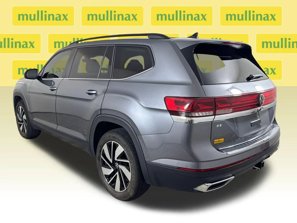 Certified Used 2024  Volkswagen 2.0T SE w/Technology image 10