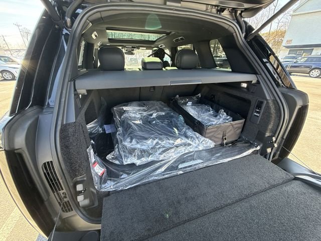 New 2026 Santorini Black Land Rover SE image 22