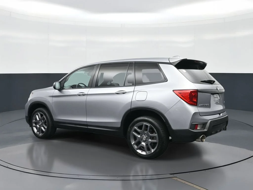 Used 2023 Gray Honda EX-L image 3