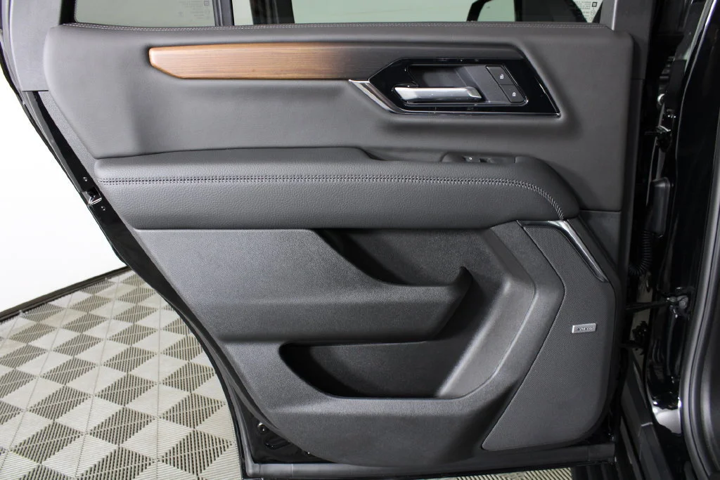 2026 GMC Yukon Denali - Photo 14