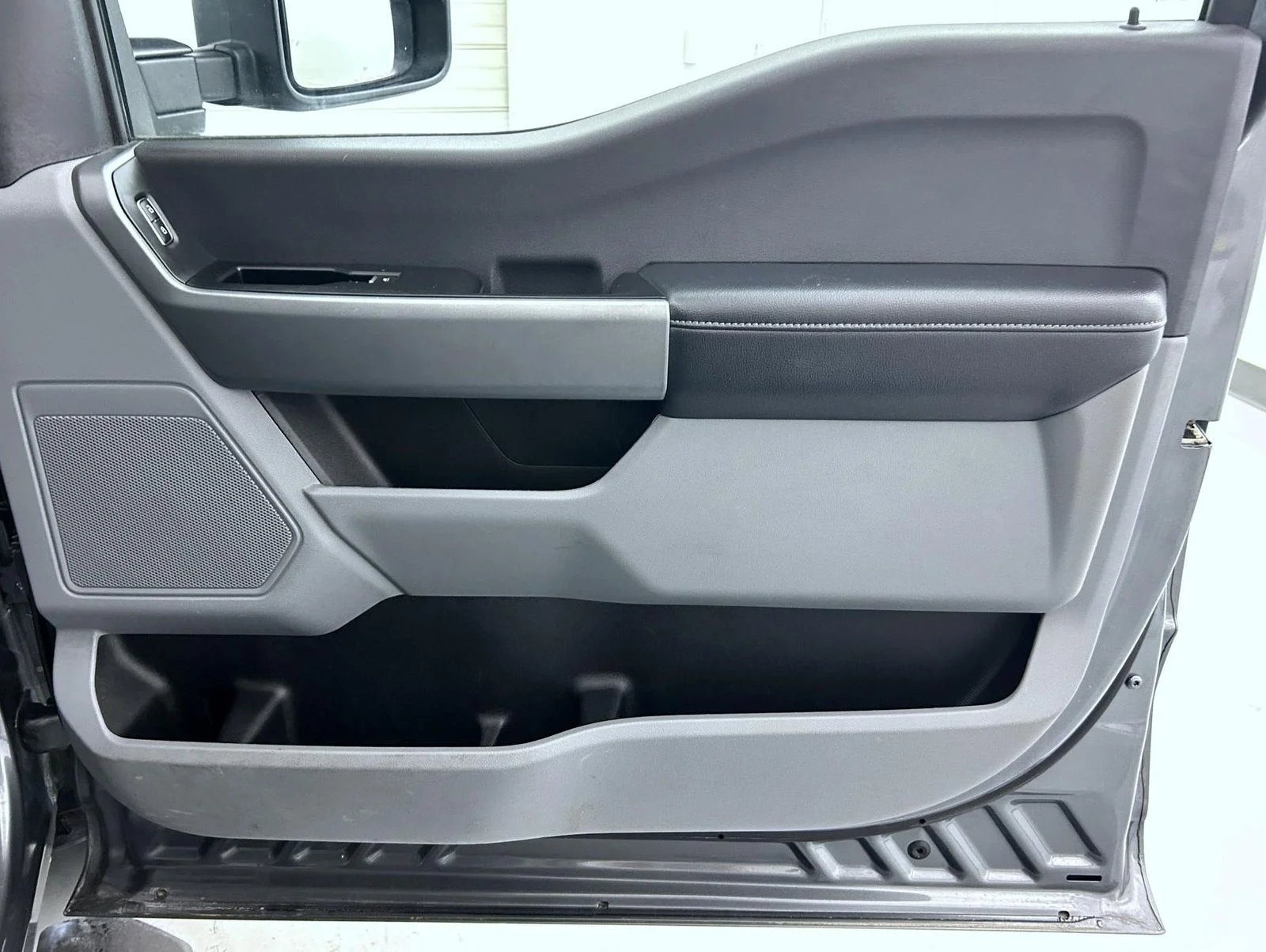Used 2024 Gray Ford XLT image 16
