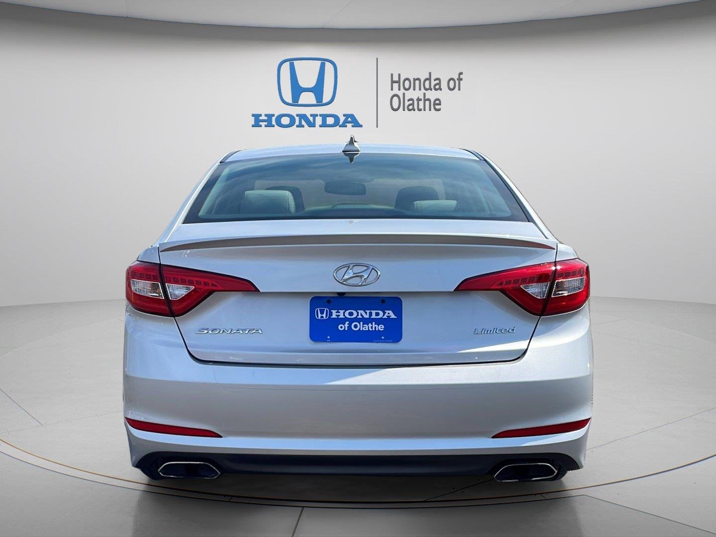 Used 2016 Symphony Silver Hyundai 2.4L Limited image 4