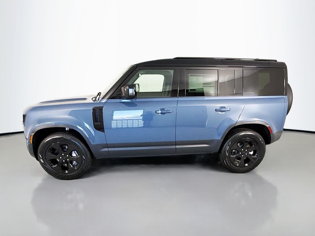 New 2026 Tasman Blue Land Rover S image 2