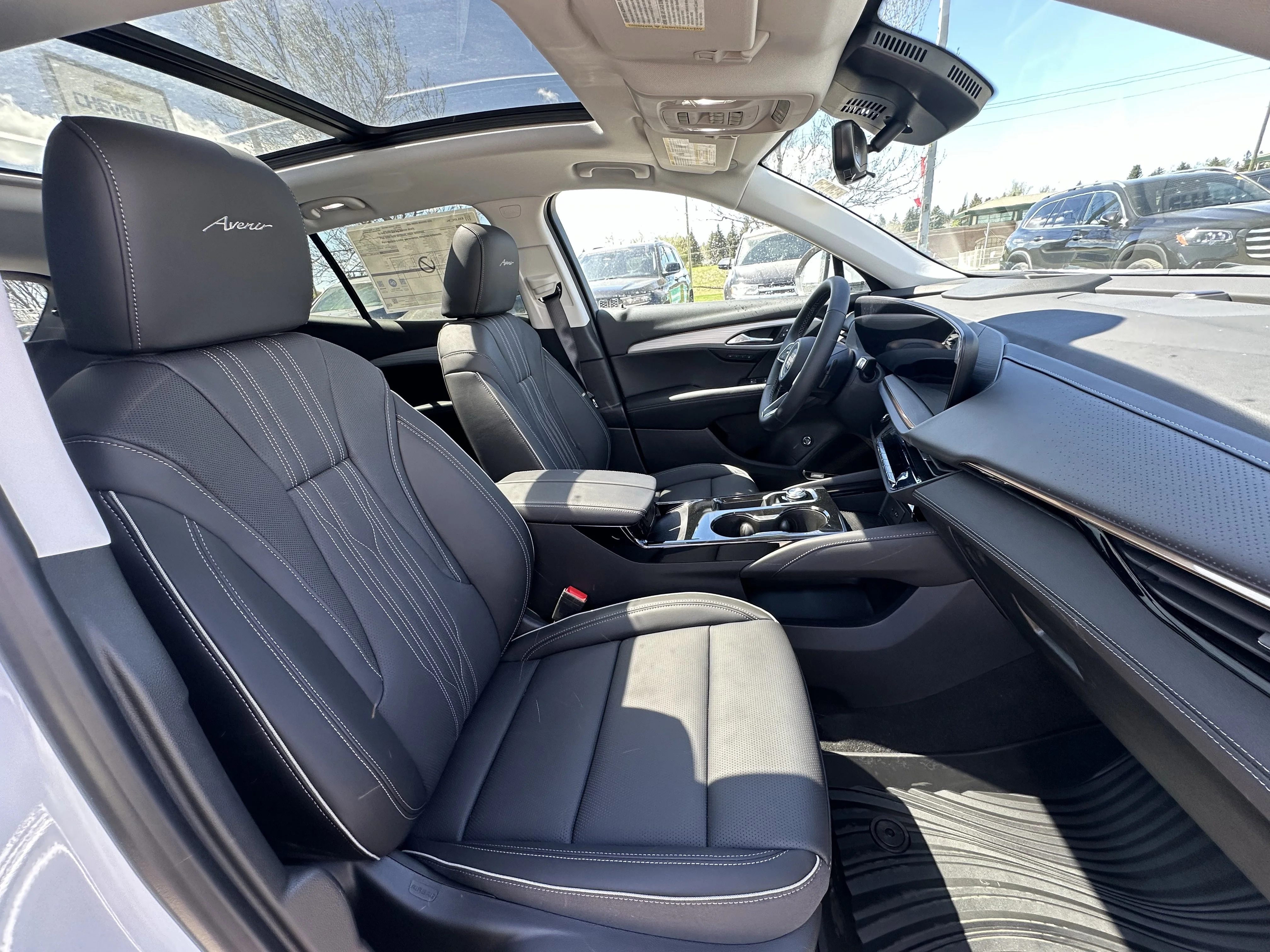 New 2026 Iridescent White Tricoat Buick Avenir image 19