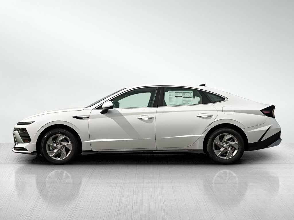 New 2026 Serenity White Hyundai SE FWD image 4