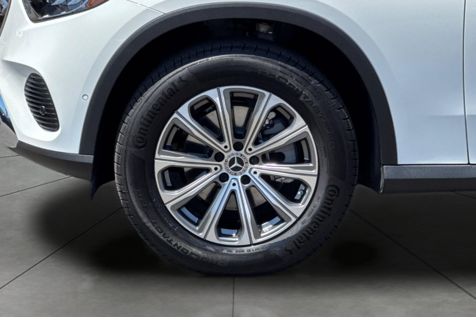 Certified Used 2026 White Mercedes-Benz GLC 300 image 5