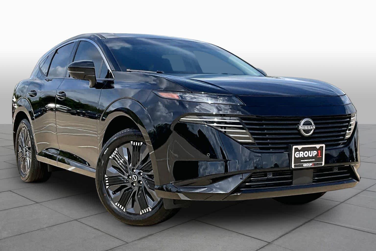 Used 2025 Super Black Nissan Platinum image 3