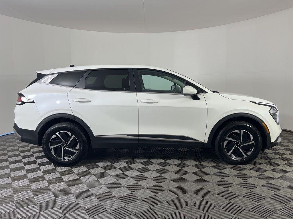 Used 2023 Snow White Pearl Kia LX image 22