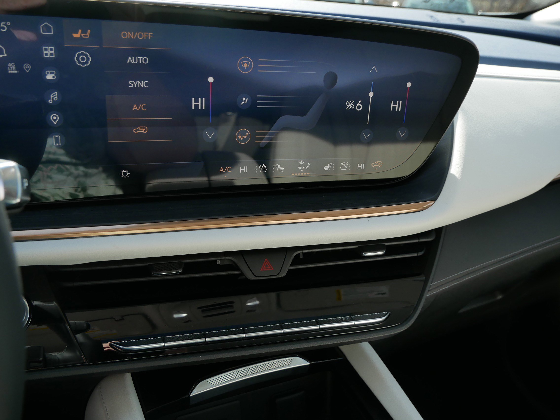 New 2026 Iridescent White Tricoat Buick Avenir image 8