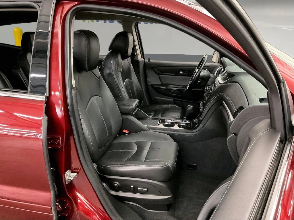 Used 2017 Red Chevrolet 2LT image 10