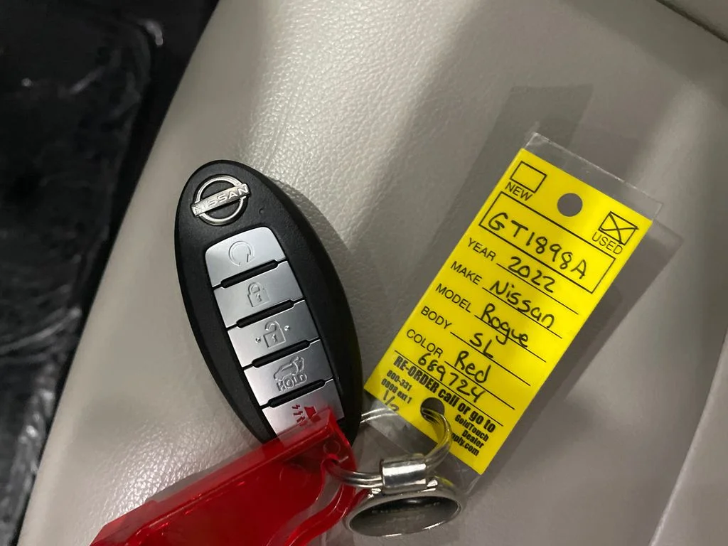 Used 2022 Scarlet Ember Tintcoat Nissan SL image 31