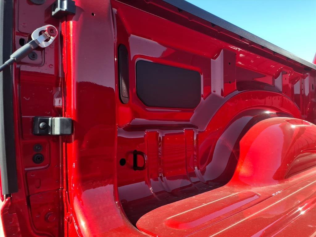 New 2026 Molten Red Pearl-Coat Exterior Paint RAM Big Horn image 5
