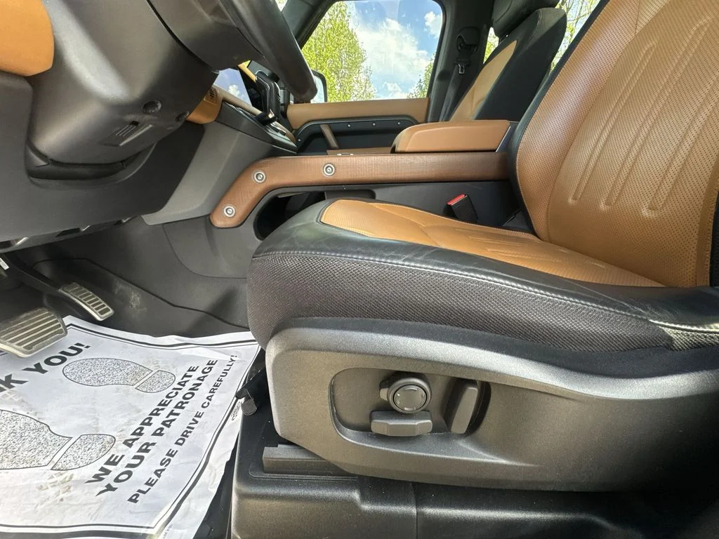 Used 2020  Land Rover X image 12