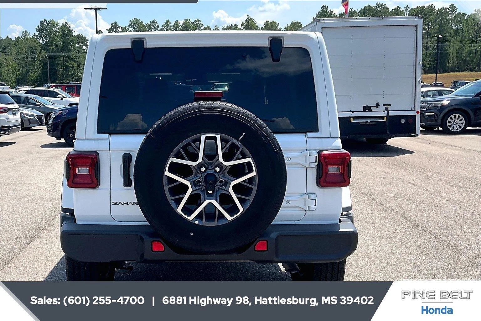 Used 2026 Bright White Clearcoat Jeep Sahara image 4